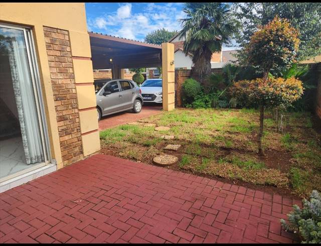 3 BEDROOM DUPLEX FOR SALE IN GLEN MARAIS